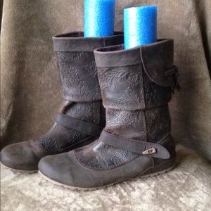 Women's Merrell boots